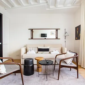 Cozy -2br-6p- Cathedrale De Notre-dame Apartment