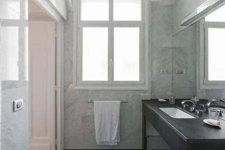 Apartment Appartement Champs Elysees Paris France